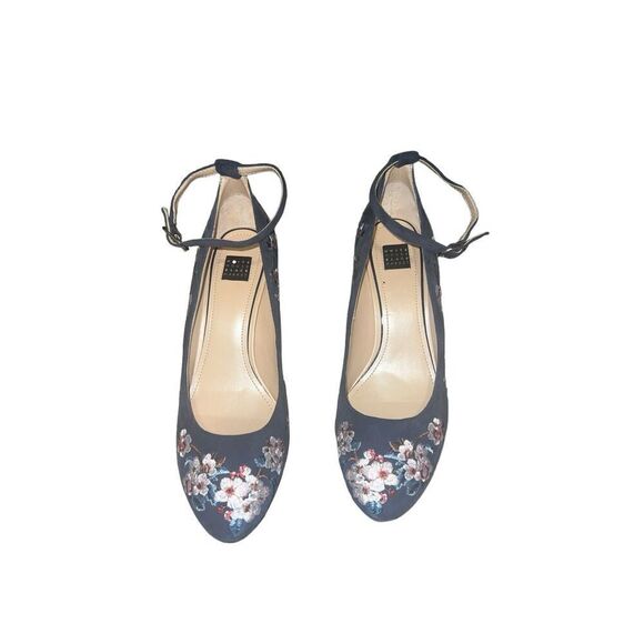 ✨HP✨White House Navy Market Floral Embroidered Suede Chunky Ankle Sz 8 Heels✨ - Picture 4 of 8